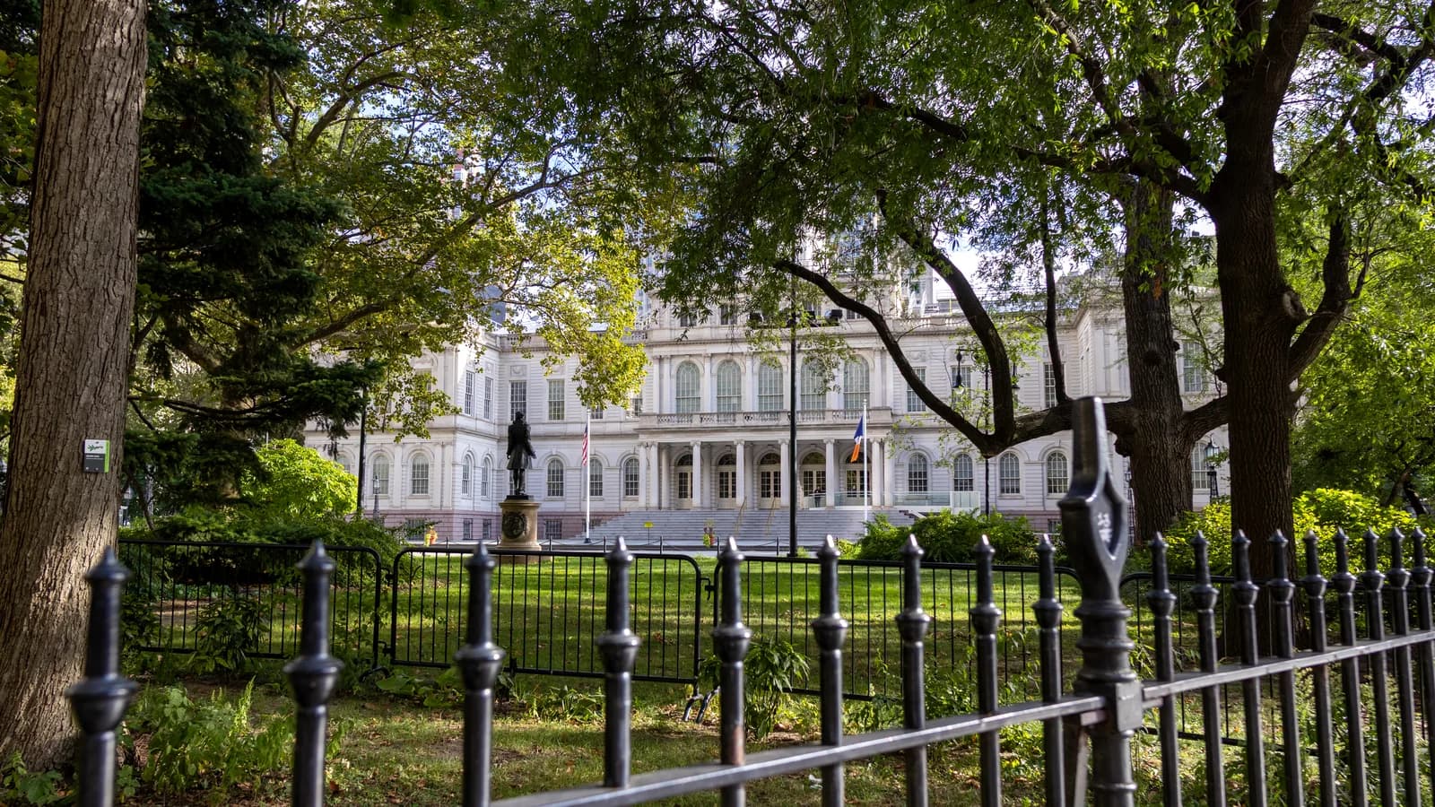 Suing NYC: Municipal Liability Laws legal guide image for New York injury claims