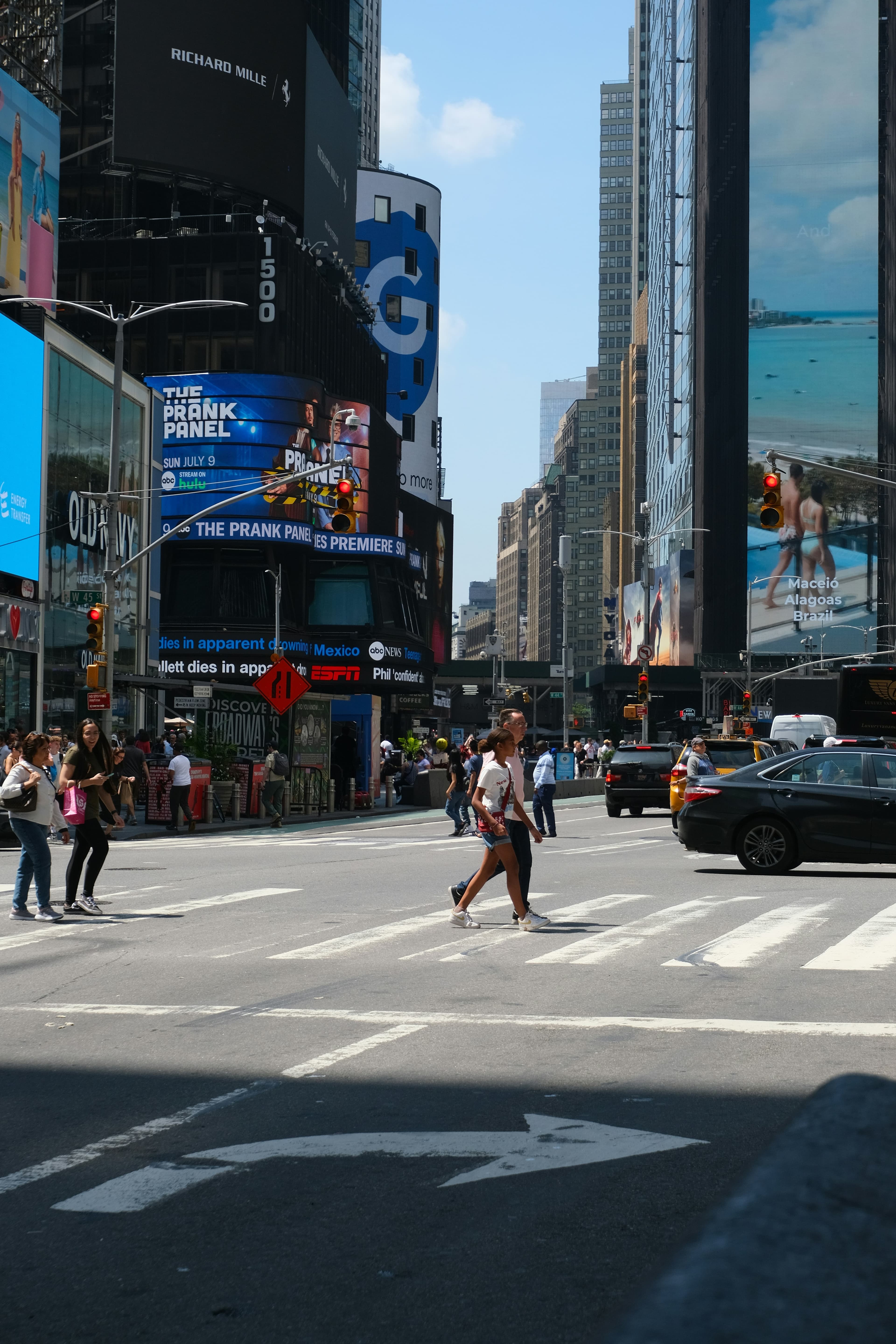 Manhattan pedestrian accident lawyer representing crosswalk injury victims in Manhattan New York